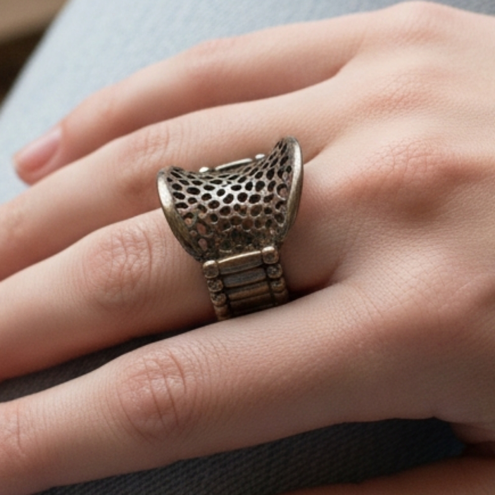 Statement Cage Mesh Stretch Ring